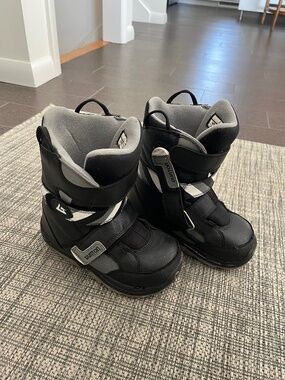 Kids Burton Snowboard Boots, Size 2Y